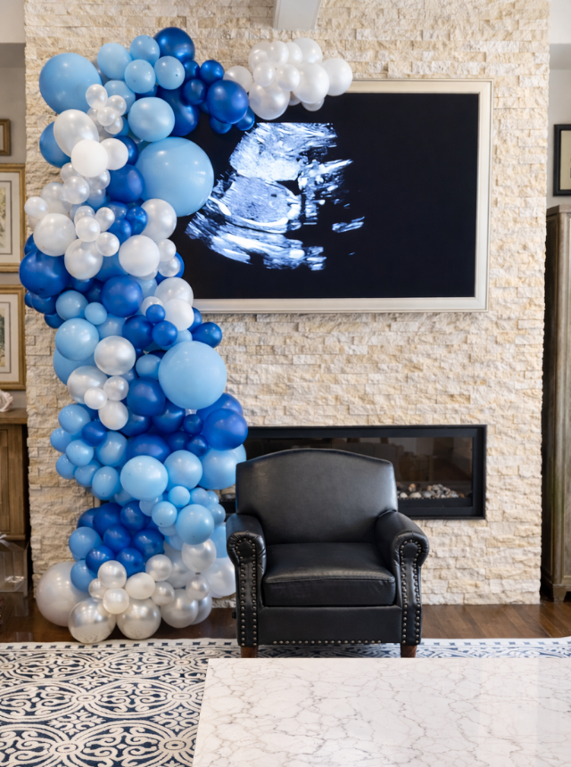 Balloon arch in blue white and gray