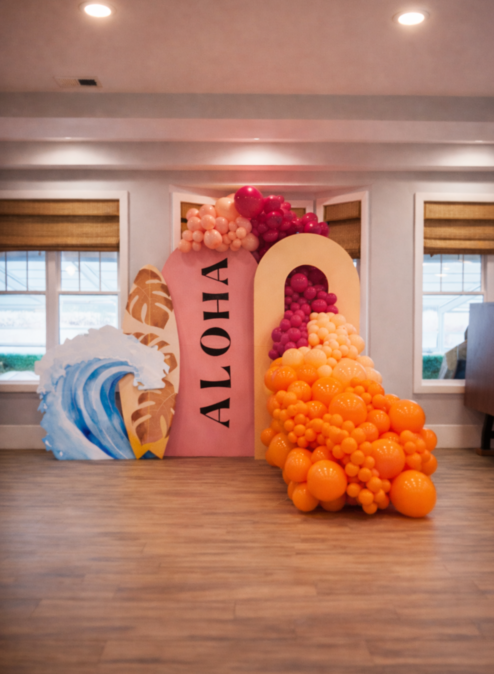 ALOHA balloon sculpture with windows